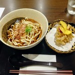 新倉うどん ひろとみ - 季節の野菜かき揚げうどん