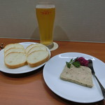 kitchen HISA - パテ600円、ビール450円