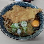 そばうどん 立ち喰い雑賀屋 - かけそば(290円）＋鶏天(120円）＋生卵(60円）