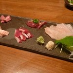 とり焼 番鳥 - 刺身盛り　１２００円量は少なめ