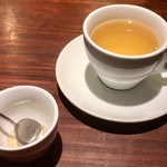 エニェ - カモミールティー
      ※別皿でハチミツ