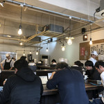 ラーメン専門店 徳川町 如水 - 店内。