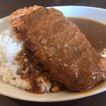 バラ - やわらか牛かつカレー（¥980）
