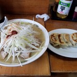 喜八 - ネギ味噌チャーシュー麺と餃子