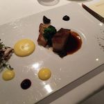 アンティカ オステリア デル ポンテ - 紀州すさみ猪豚”イブ美豚”バラ肉をアメリカンチェリーバルサミコ漬けを添えて