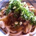 丸亀製麺 - 牛ごぼううどん(冷)。