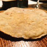 スパイスカフェ - 薄焼きパンをいただく！