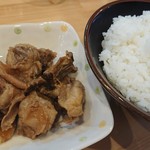 横浜ラーメン 北村家 - ハラミ（200円）とライス（100円）