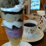 クリクリ - 秋のフルーツショコラパフェ¥950