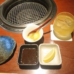 蕃 YORONIKU - 最初は小さい器にあんかけ豆腐みたいなのが出てきて、美味しかったです。  あらごし梅酒も美味しい♪