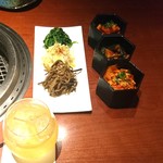 蕃 YORONIKU - キムチとナムルも美味しかった～♪