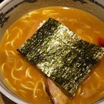 麺や六三六 - 六三六らーめん。具が海苔に隠れています