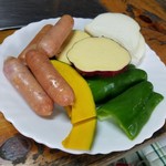 野原川観光センター - ソーセージや野菜も付いてきます