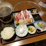 井筒亀 - 「猪すき膳 (1750円)」