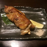 炉端　鶴 - 煮込み豚足のトロトロ炙り焼き(650円)