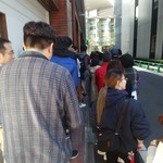 とんかつ檍のカレー屋 いっぺこっぺ 蒲田本店 - 土曜の12時過ぎでこの行列です。