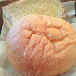 アルモニ - キッシュランチ 1050円 のパン