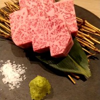 近江うし 焼肉 にくTATSU 青山本店 - タンステーキ