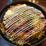 お好み焼き エビ玉 ピリ辛そば (税込)650円 に無料マヨネーズをトッピング！(2018.11.18)