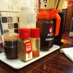 まるき家 - ソースとマヨネーズはテーブル上にあります(2018.11.18)