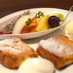 blanc noir - 季節のフルーツのパンペルデュ バニラアイス添え