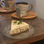 cafe braliva - ✓洋梨とホワイトチョコのチーズケーキ
✓ラベンダーアールグレイティー