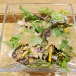 自然派中華 クイジン - こだわりランチ　自家製ドレッシングのサラダ　淡路玉葱と胡麻のドレッシング