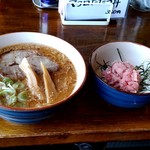 中華そば GO.TO.KU 仁 - 【2018.11.19(月)】味噌ラーメン(並盛)850円＋本日のまかない飯(マグロたたき丼)350円