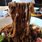 自然派中華 クイジン - 鴨のロースと無花果､マスカルポーネ入りジャージャー麺　麺リフト