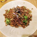 自然派中華 クイジン - 秋刀魚のスモークとワサビ菜の炒飯