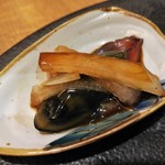 自然派中華 クイジン - 前菜　香港の専門店の特製皮蛋