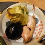 自然派中華 クイジン - 前菜　長野パープルの醤油漬け､ほおずきの杏露酒漬け､生落花生の塩水漬け