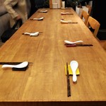 自然派中華 クイジン - 店内　９名でお邪魔しました