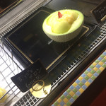 パティスリー ラ・モナミ - まるごとメロン¥600-(税別)