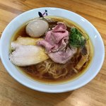麺屋 しん蔵 - 田舎の醤油 800円 手揉み平ちぢれ麺チェンジ 50円 味玉 100円