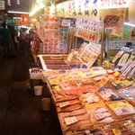 市場食堂 味処たけだ   - 市場の中の店先