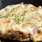 荻窪 匠 - 濃厚チーズのお好み焼き
