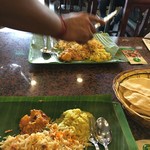 The Banana Leaf Apolo - サーブ開始。