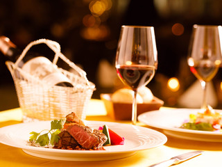 Vaas - ここでしか味わえない、ミシュラン1つ星シェフが手掛ける贅を尽くした美食フレンチをご提供いたします。