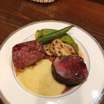 ビストロ バキュース - 蝦夷鹿のロースト