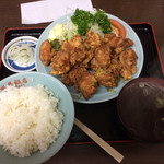 鳳華飯店 - たっぷり鶏のから揚げライス  710円(税込)