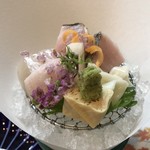 祇園ゆやま - お造り ひらめ、鰆の炙り、湯葉こんにゃく、湯葉豆腐