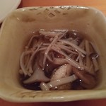 石塀小路豆ちゃ - キノコの酢の物