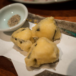 Tomoji - カマンベールチーズの天ぷら
