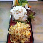 Takoyaki Yakitori Semmon Ten Waraku - おつまみ3点盛り￥300