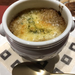 MON CHARME par monsieurK - 〜スペシャリテ〜4時間掛けて仕上げるグリエールを乗せて焼き上げる食べるオニオングラチネ