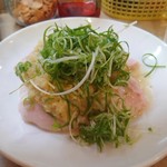 ラーメン 虎一番 - 蒸し鶏のネギショウガソース