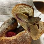 Pane Ho Maretta - やさしい甘さのくりとマロンクリームに、ラズベリーの酸味
