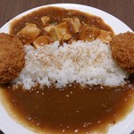 ブッフェ＆デザート デリシュー - カレーと麻婆のあいがけメンチトッピング