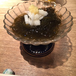 さくら寿し - 岩もずく酢@750円 画像は2人分に分けてくれた内の1人量です(n´v｀n)
